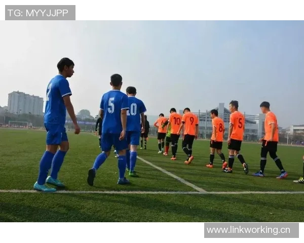 贝尔巴托夫谈舍什科跑位技巧与沟通重要性建议队友积极要球