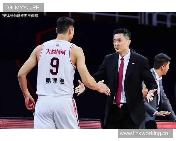 普尔期待费尔斯在新赛季展现潜力成长需要时间的积累与沉淀